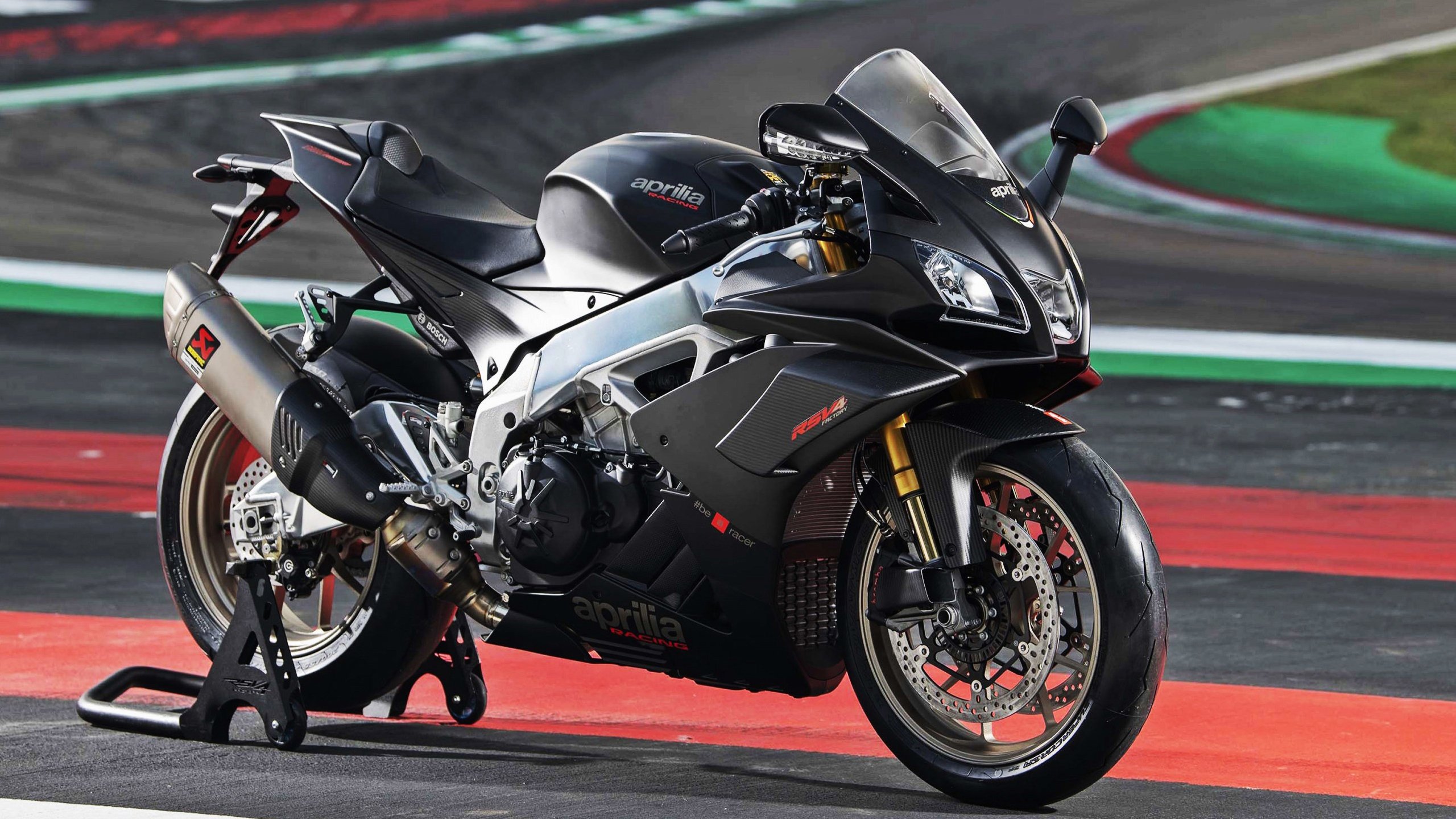 开云网站-2015年季后赛：库里的“神奇”长距离投篮引领勇士开启“水花奇迹”