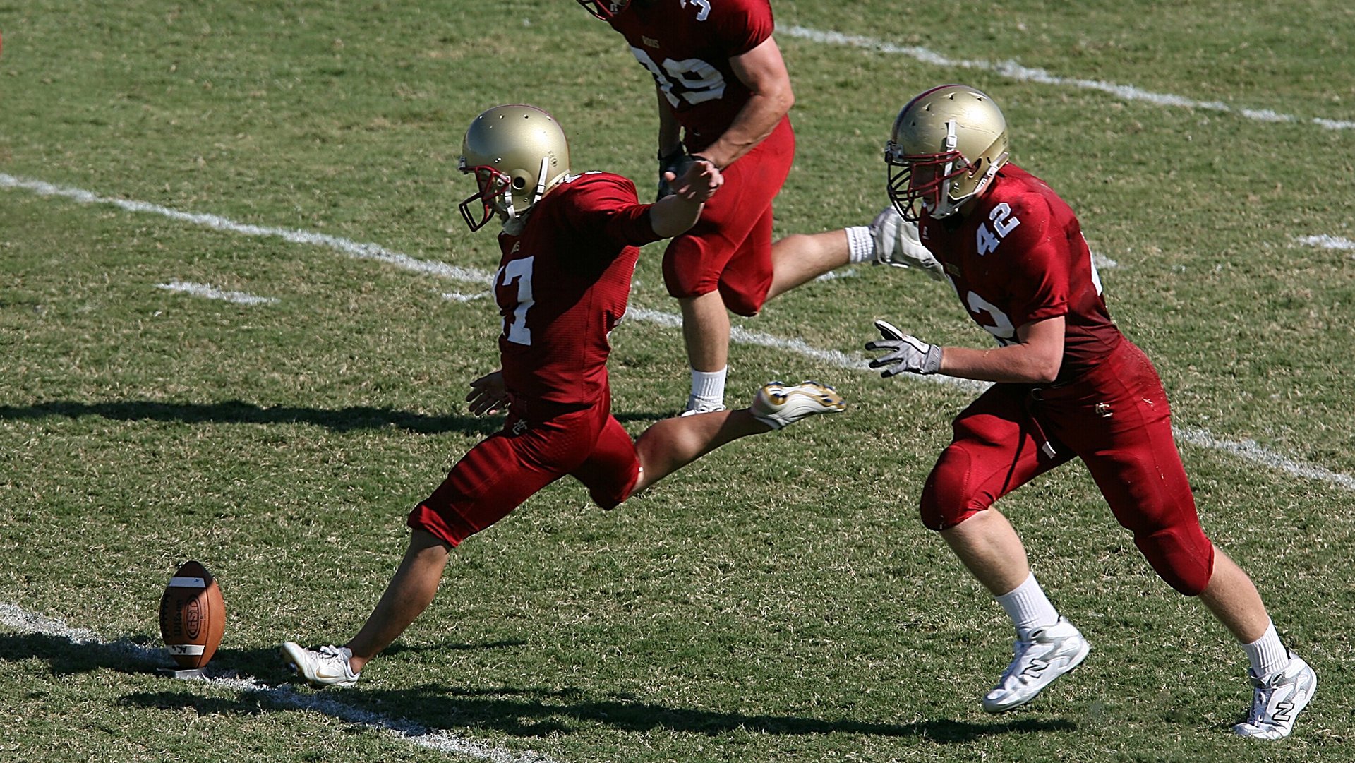 开云APP-上海队在新一轮比赛中展现出惊人实力，上海队队员